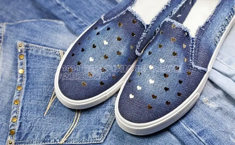 bsport体育官方网站BSPORTS携程**2024 最新荧光绿健步鞋：让您的健
步之旅更加耀眼**