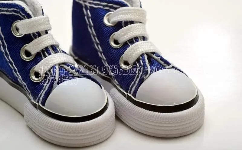 B体育必一官网观星盘小个子女性的时尚足迹：2024 年必备
鞋子指南