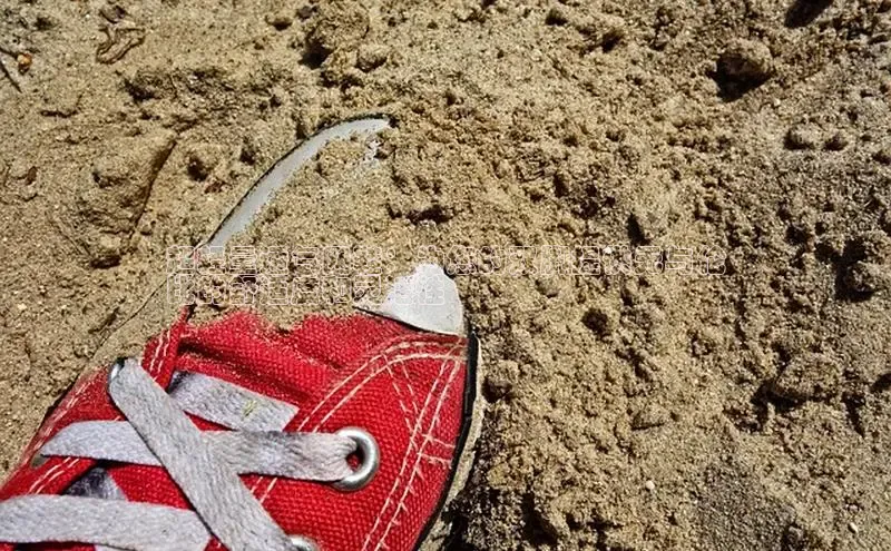 bsports网页版百度游戏超轻量透气网鞋：为您的双脚提供无与伦
比的舒适度和灵活性