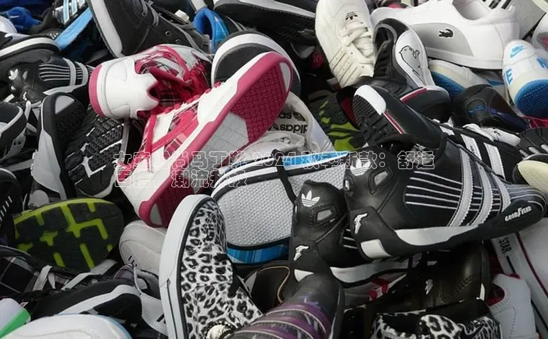 B体育手机版下载app小度商城女童时尚马丁靴 2024 秋季新款：舒适
百搭，潮流升级